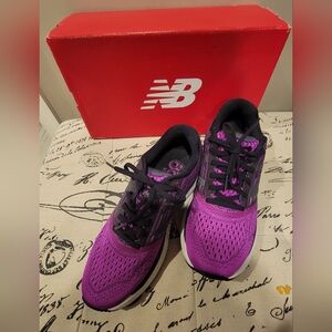 EUC - New Balance Women's Hot Pink/Purple and Black Sneakers - (US 8.5B)